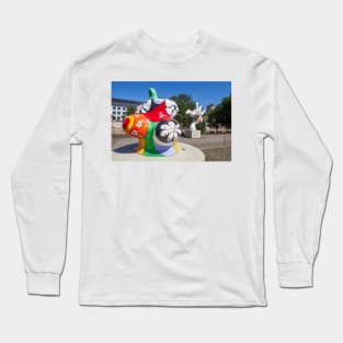 Nanas, street art on the banks of the Leine, behind the Beguine Tower, Hanover, Lower Saxony, Germany, Europe Long Sleeve T-Shirt